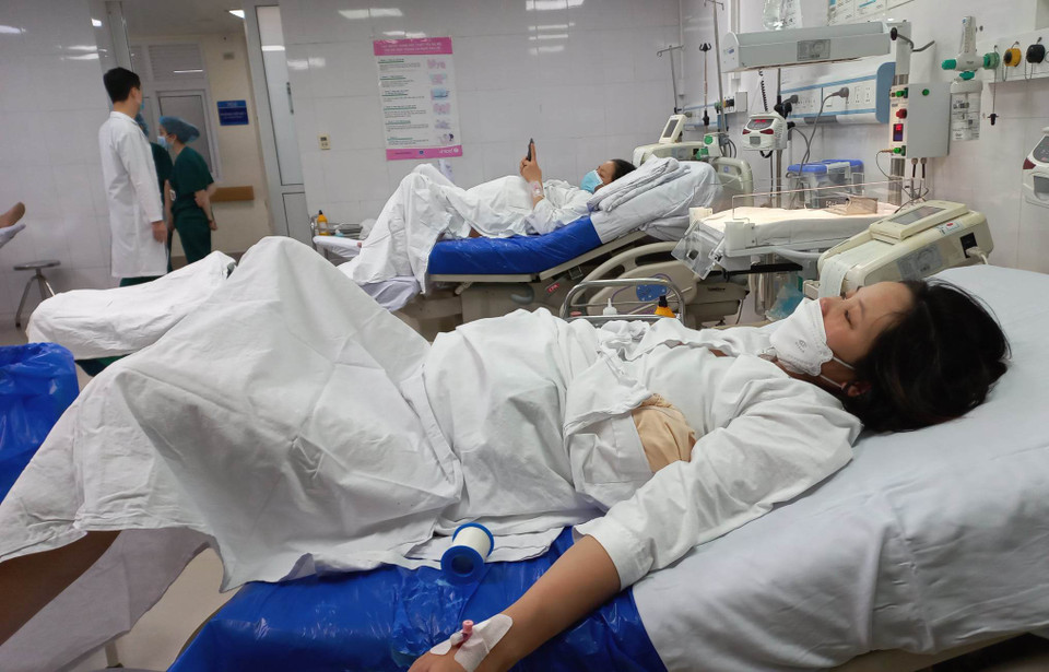 Vào thời điểm chuyển giao sang năm mới có 12 sản phụ chuyển dạ, chờ sinh. (Ảnh: T.G/Vietnam+)
