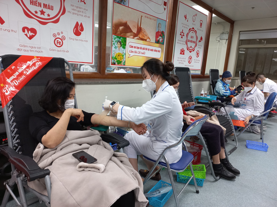 Qua 14 kỳ tổ chức (từ năm 2008 đến 2021), Lễ hội Xuân hồng” đã thu hút hàng trăm nghìn người tham dự. (Ảnh: PV/Vietnam+)