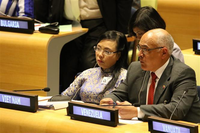 Với chủ đề “Cùng xây dựng một thế giới khỏe mạnh hơn,” Hội nghị đã thu hút sự tham dự của nhiều nhà hoạch định chính sách cũng như nhiều lãnh đạo cấp cao trong lĩnh vực y tế của các nước. (Ảnh: Hoài Thanh/TTXVN)