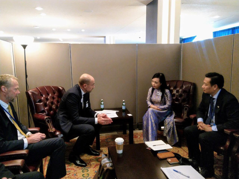 Bộ trưởng Bộ Y tế có cuộc gặp song phương với Bộ trưởng Bộ Y tế Đan Mạch. (Ảnh: PV/Vietnam+)