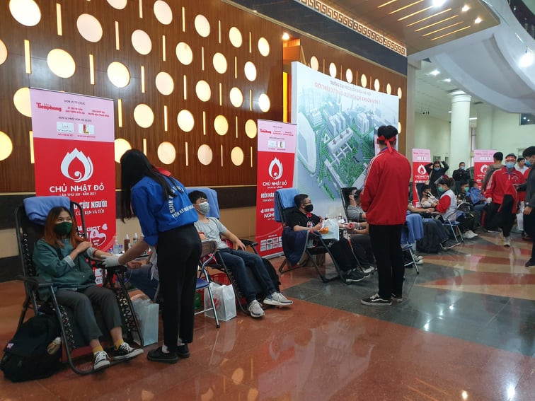 Áp lực tiếp nhận và cung cấp máu vào trước, trong và sau Tết luôn là nỗi lo thường trực cho các cơ sở truyền máu. (Ảnh: PV/Vietnam+)