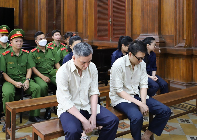 Các bị cáo tại phiên toà. (Ảnh: Hồng Giang/TTXVN).
