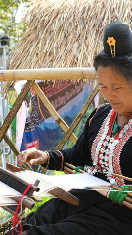 Thực tế rằng vùng lõi nghèo của nước ta hiện nay chủ yếu là vùng đồng bào dân tộc thiểu số sinh sống. (Ảnh: Vietnam+)