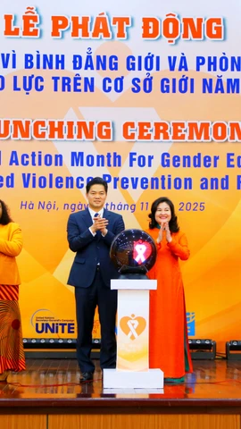 Lễ phát động Tháng hành động vì bình đẳng giới và phòng ngừa, ứng phó với bạo lực trên cơ sở giới năm 2025. (Ảnh: PV/Vietnam+)