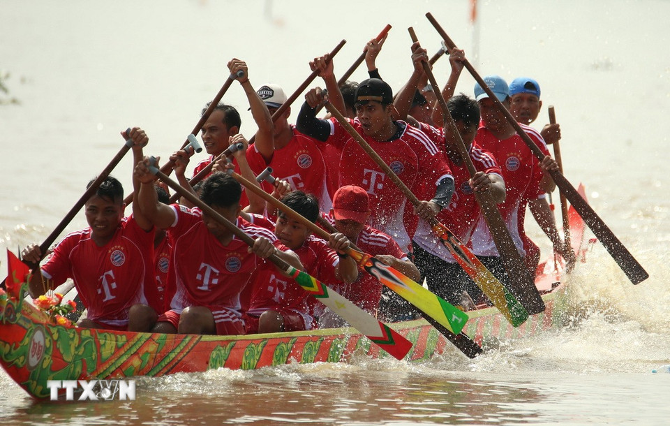 Giải đua năm nay có 37 đội tham gia, đến từ thành phố Cần Thơ và tỉnh An Giang. (Ảnh: Duy Khương/TTXVN)