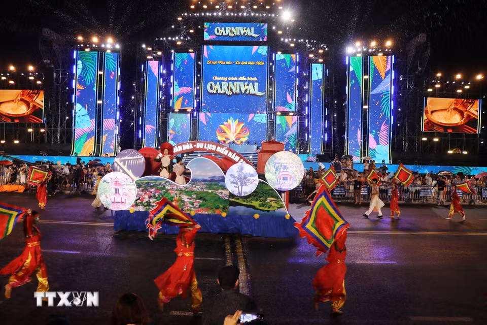 Carnival Biển 2025: Điểm nhấn của Lễ hội Văn hóa - Du lịch. (Ảnh: Đặng Tuấn/TTXVN)