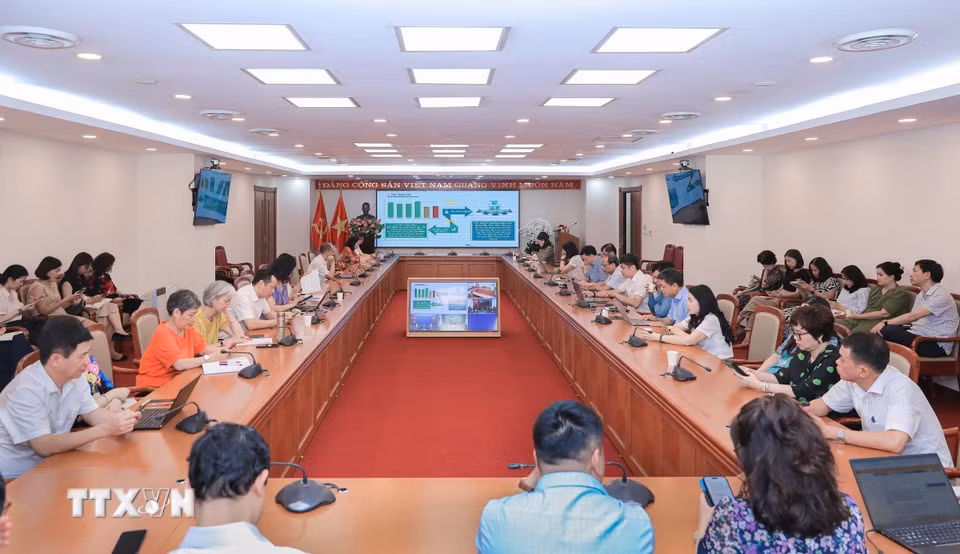 Đại biểu tham dự hội nghị trực tuyến tại điểm cầu Thông tấn xã Việt Nam. (Ảnh: Thành Phương/TTXVN) ​