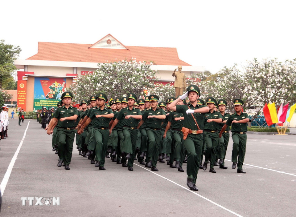 Chương trình duyệt đội hình, đội ngũ lực lượng vũ trang Thành phố Hồ Chí Minh. (Ảnh: Xuân Khu/TTXVN)
