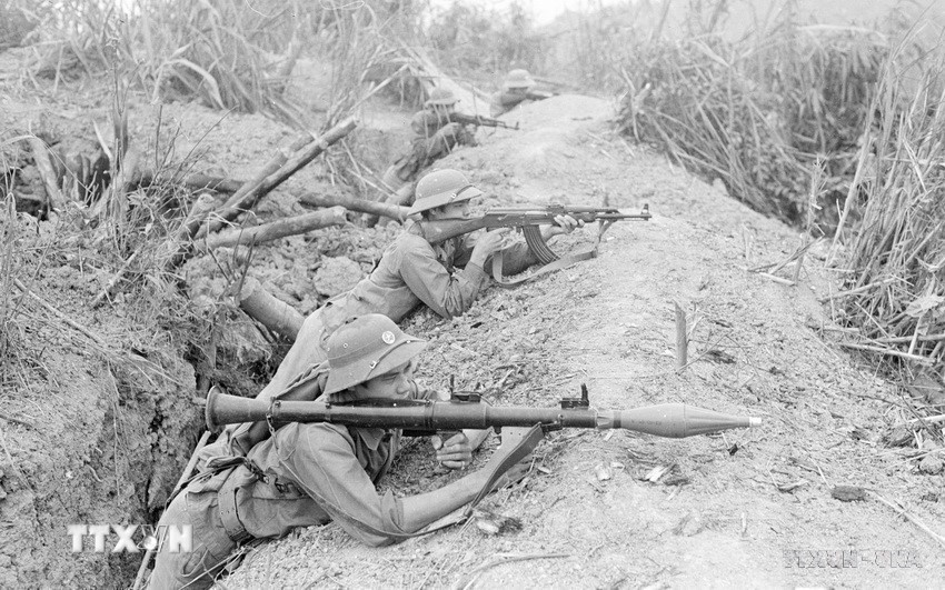 Chiến sỹ Đại đội 3, Tiểu đoàn 1, Đoàn H54 bộ đội địa phương tỉnh Hoàng Liên Sơn dũng cảm giữ chốt, tiêu diệt hàng trăm tên địch trong ngày 17/2/1979. (Ảnh: Nguyễn Trân/TTXVN)