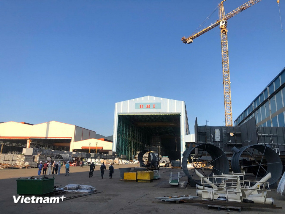 Nhà máy DHI – một trong những đơn vị hàng đầu trong lĩnh vực đóng tàu và chế tạo thiết bị công nghiệp nặng của Hàn Quốc. (Ảnh PV/Vietnam+)
