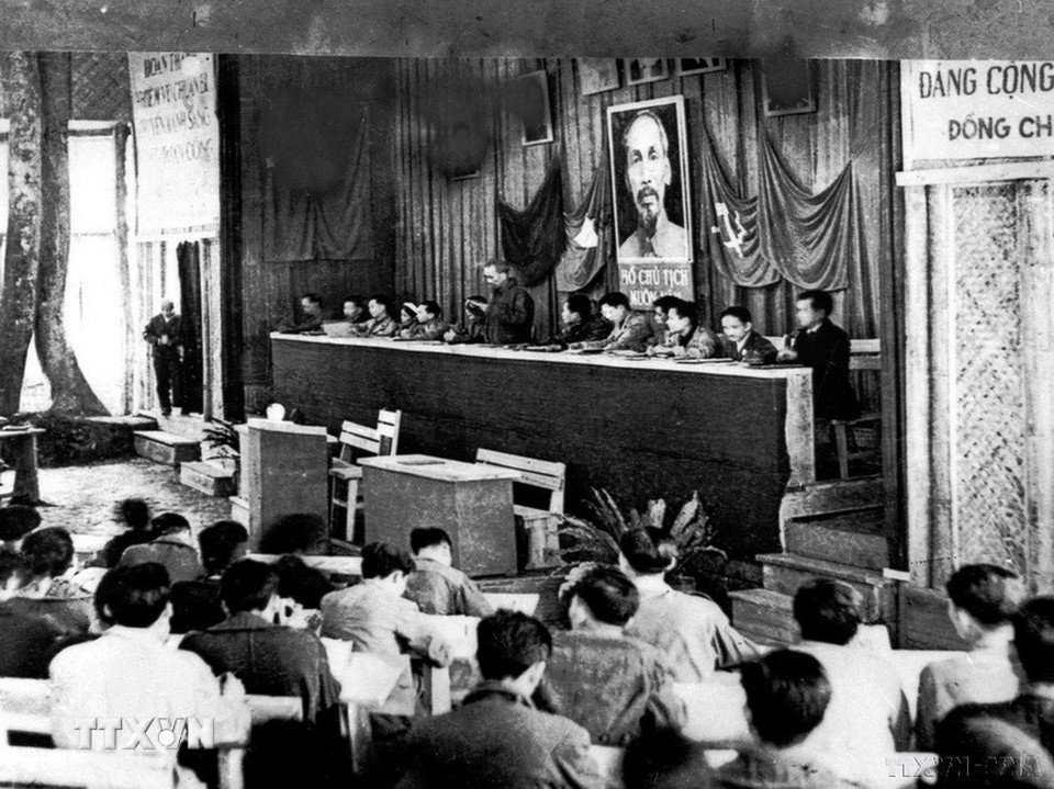 Quang cảnh Đại hội đại biểu toàn quốc lần thứ 2 của Đảng tại chiến khu Việt Bắc (2/1951). (Ảnh: TTXVN)