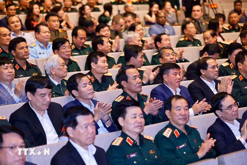 Đại biểu dự chương trình nghệ thuật "Thanh âm dưới ánh Mặt trời". (Ảnh: Doãn Tấn/TTXVN)