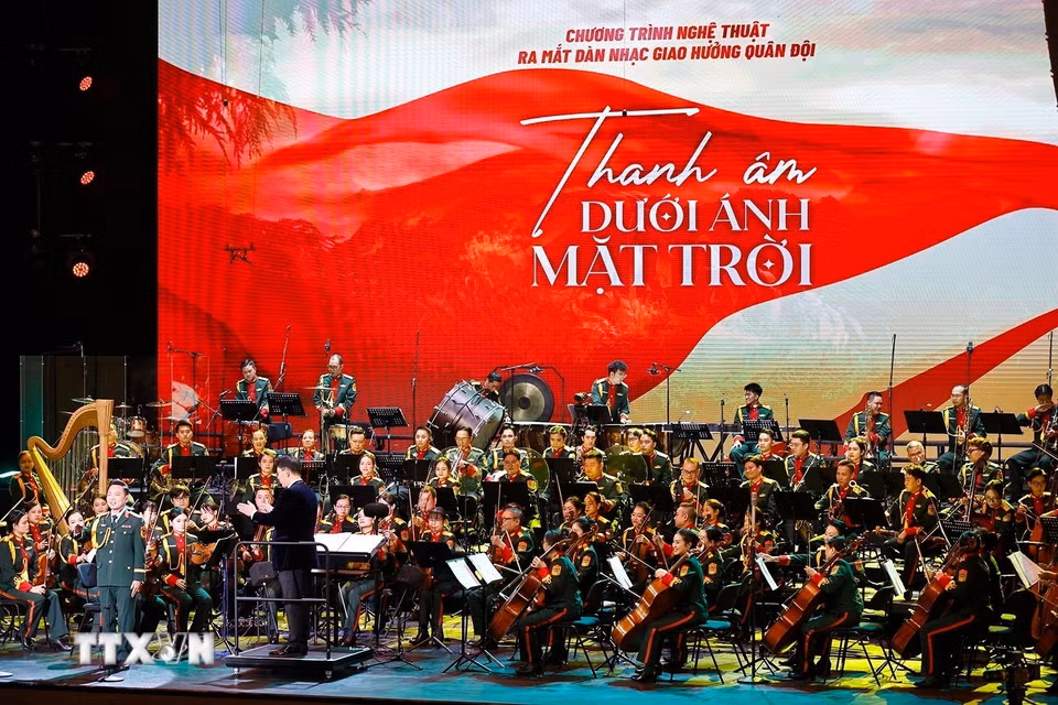 Chương II - Ngôi sao trên mũ – Màu cờ trong tim: Đây là chương nhạc khắc họa đậm nét hình tượng Bộ đội Cụ Hồ. (Ảnh: Doãn Tấn/TTXVN)