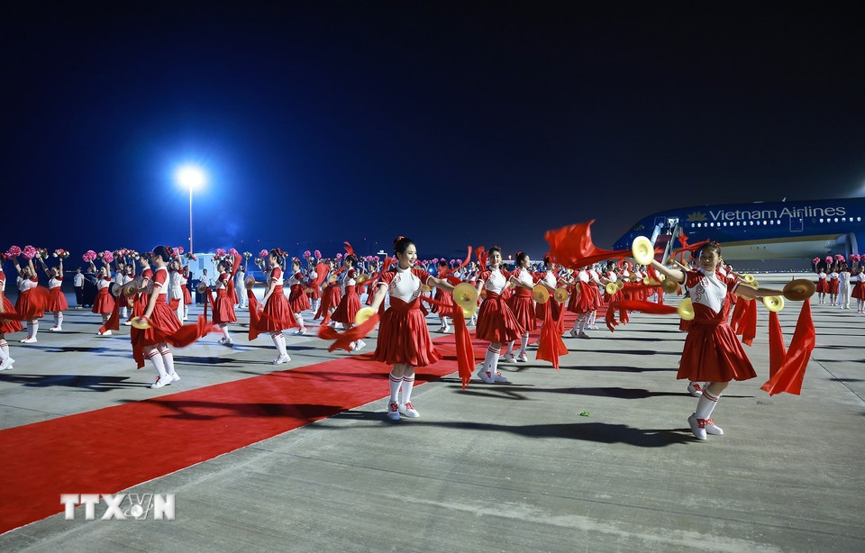 Lễ đón Thủ tướng Phạm Minh Chính đến Thiên Tân, bắt đầu chuyến tham dự Hội nghị Thượng đỉnh Tổ chức Hợp tác Thượng Hải (SCO) 2025. (Ảnh: Dương Giang/TTXVN)