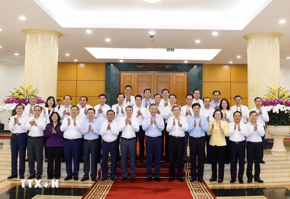 Tổng Bí thư, Chủ tịch nước Tô Lâm, Trưởng Ban Chỉ đạo Trung ương về đối ngoại và hội nhập quốc tế và các thành viên. (Ảnh: Thống Nhất/TTXVN)