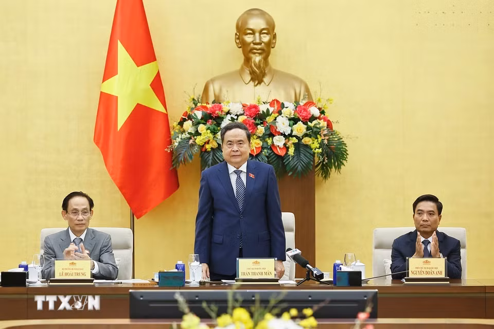 Chủ tịch Quốc hội Trần Thanh Mẫn gặp mặt lãnh đạo Bộ Ngoại giao, các đại sứ, trưởng cơ quan đại diện ngoại giao Việt Nam ở nước ngoài. (Ảnh: Doãn Tấn/TTXVN)