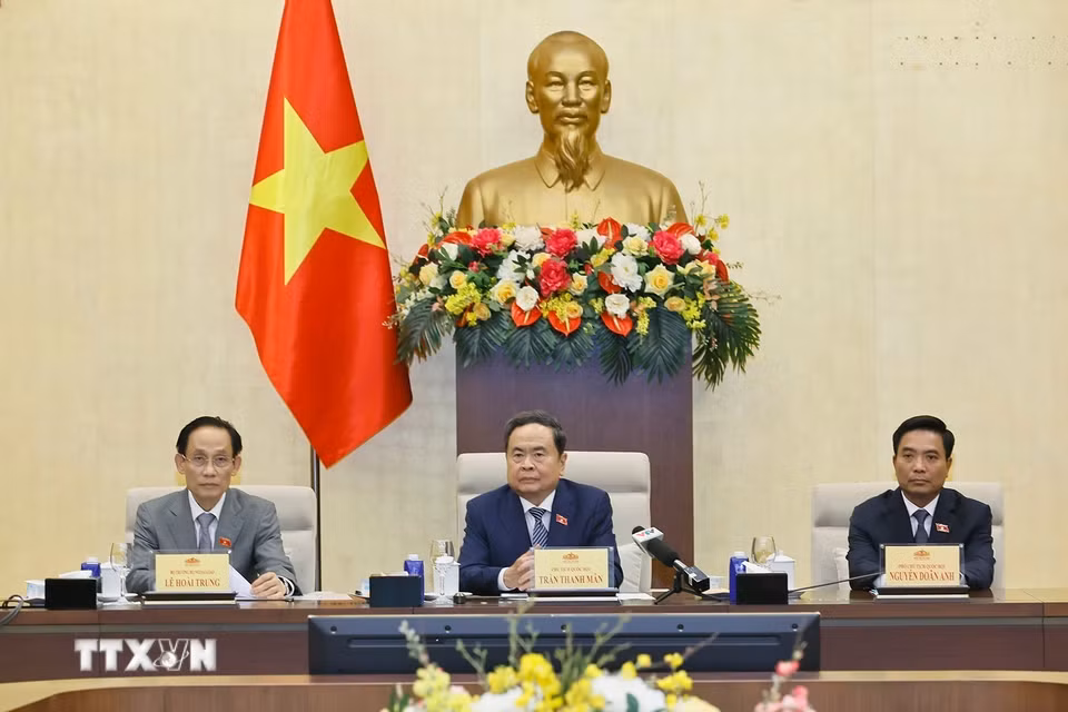 Chủ tịch Quốc hội Trần Thanh Mẫn gặp mặt lãnh đạo Bộ Ngoại giao, các đại sứ, trưởng cơ quan đại diện ngoại giao Việt Nam ở nước ngoài. (Ảnh: Doãn Tấn/TTXVN)
