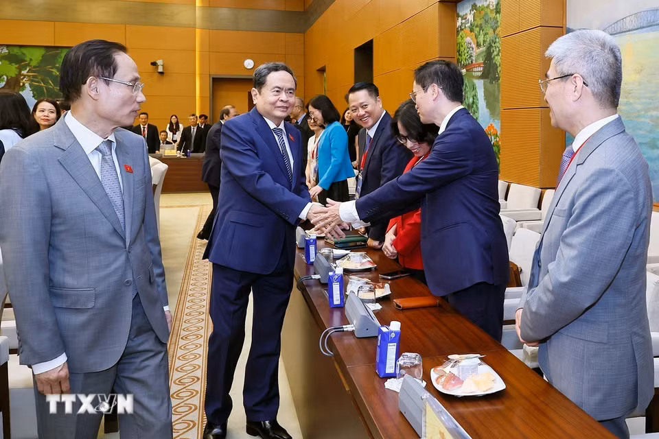 Chủ tịch Quốc hội Trần Thanh Mẫn gặp mặt lãnh đạo Bộ Ngoại giao, các đại sứ, trưởng cơ quan đại diện ngoại giao Việt Nam ở nước ngoài. (Ảnh: Doãn Tấn/TTXVN)