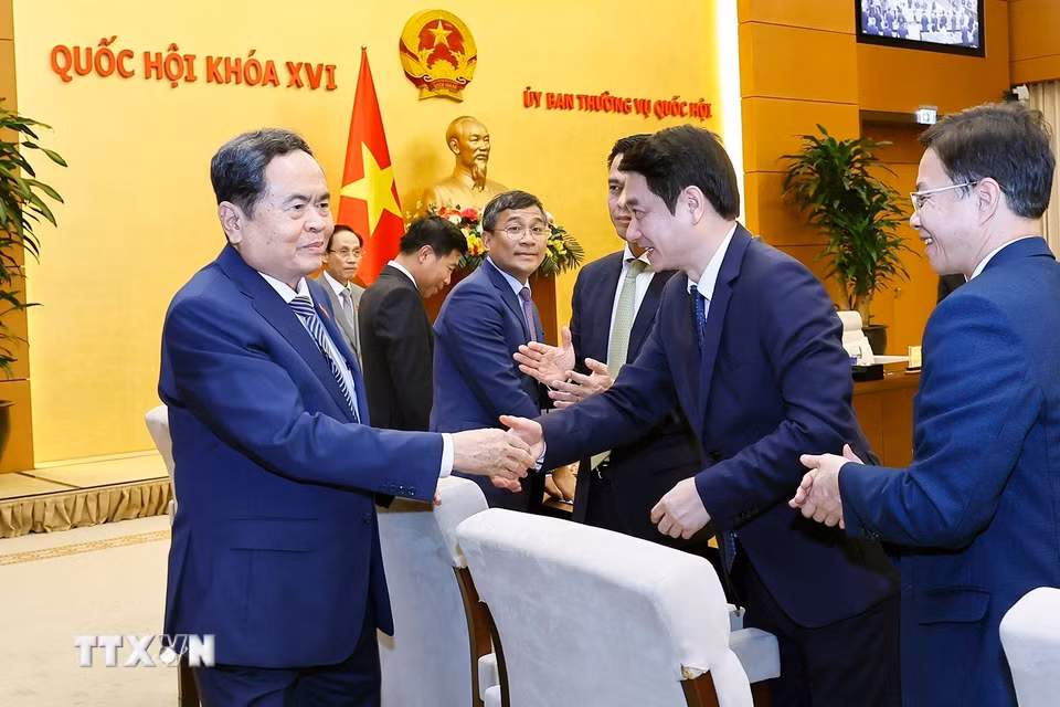 Chủ tịch Quốc hội Trần Thanh Mẫn gặp mặt lãnh đạo Bộ Ngoại giao, các đại sứ, trưởng cơ quan đại diện ngoại giao Việt Nam ở nước ngoài. (Ảnh: Doãn Tấn/TTXVN)
