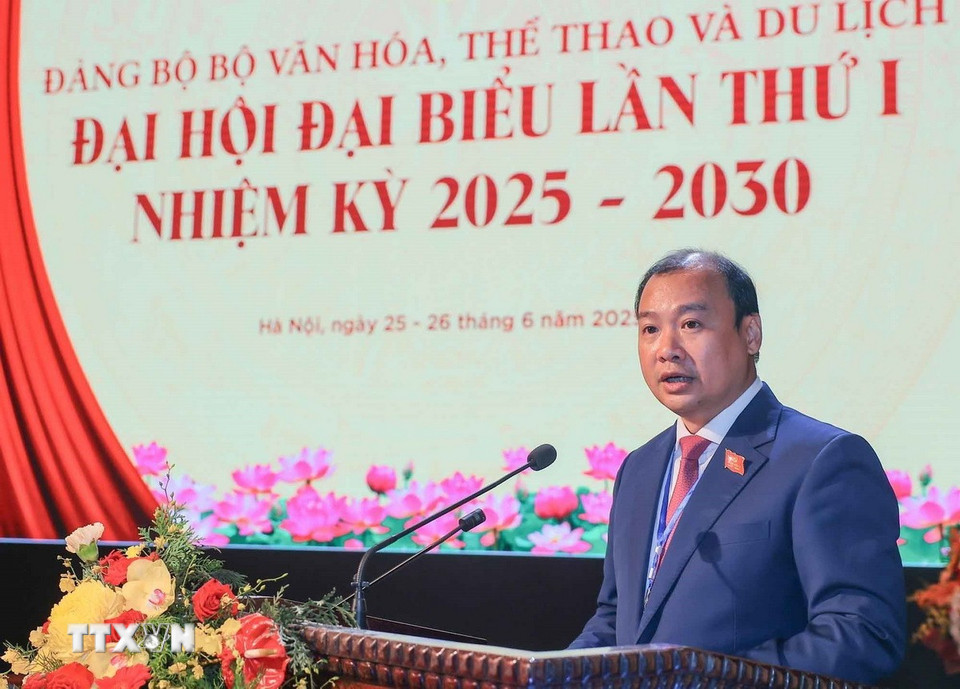 Ủy viên Dự khuyết Trung ương Đảng, Thứ trưởng Thường trực Bộ Văn hoá, Thể thao và Du lịch Lê Hải Bình phát biểu. (Ảnh: Hoàng Hiếu/TTXVN)