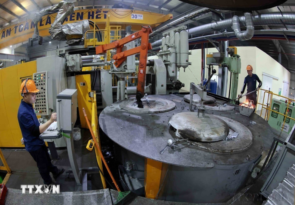 Công ty TNHH BIGL Việt Nam (vốn đầu tư của Singapore) tại KCN Sông Công II, xã Tân Quang, thành phố Sông Công chuyên sản xuất, gia công các sản phẩm linh kiện điện tử với quy mô 1,5 triệu sản phẩm/năm. (Ảnh: Trần Việt/TTXVN)