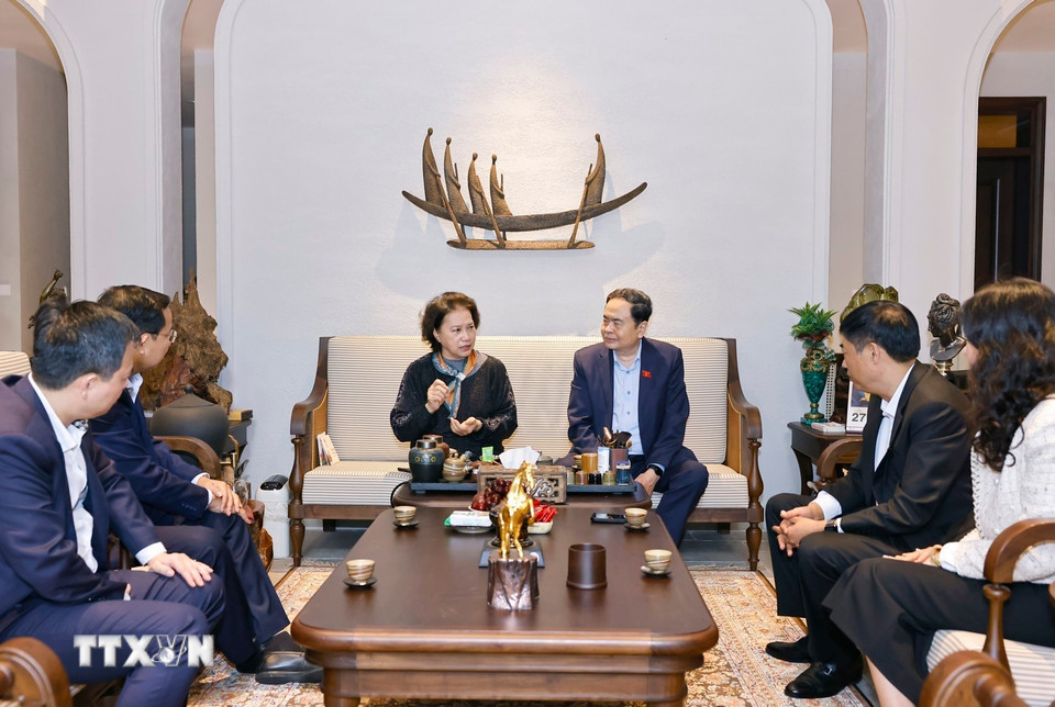 Chủ tịch Quốc hội Trần Thanh Mẫn thăm và chúc tết nguyên Chủ tịch Quốc hội Nguyễn Thị Kim Ngân. (Ảnh: Doãn Tấn/TTXVN)