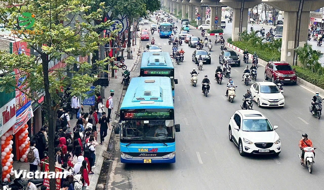 Gần 50.000 lượt xe buýt Hà Nội phục vụ dịp cao điểm Tết Bính Ngọ 2026