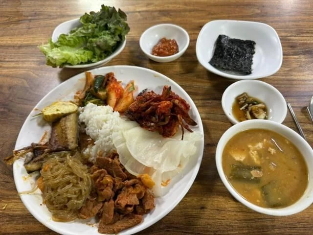 Ảnh của nữ thực khách chụp món ăn đầu tiên. (Nguồn: Korea Times)