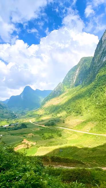 Thung lũng Xuân Trường nằm trong vùng Công viên Địa chất Toàn cầu UNESCO Non nước Cao Bằng. (Ảnh: TTXVN phát)