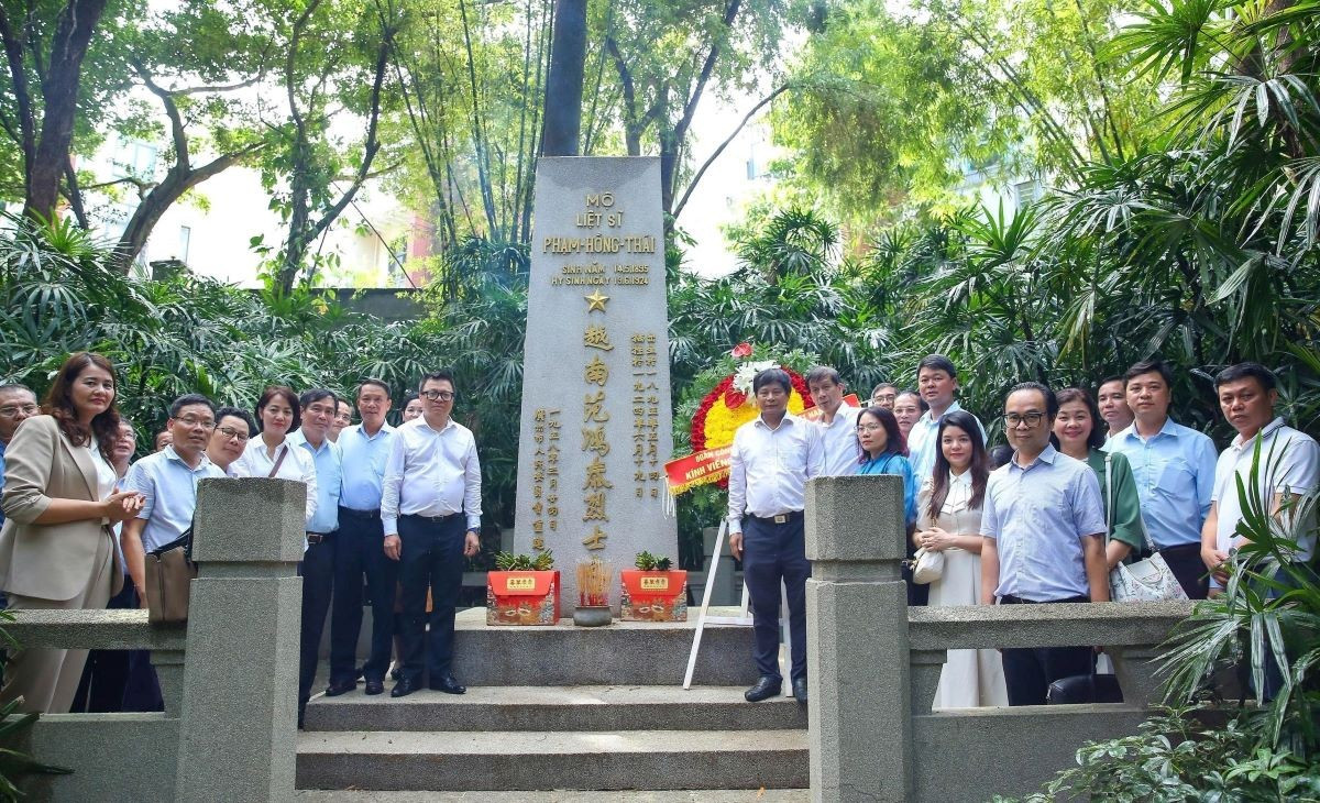 Hội Nhà báo Việt Nam thăm nơi sáng lập Báo Thanh Niên | Vietnam+