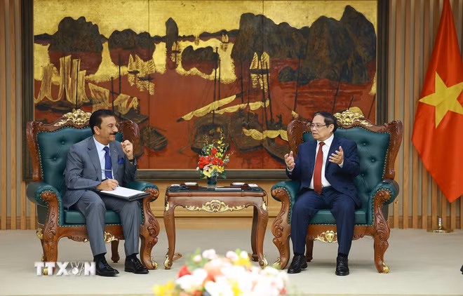 Thủ tướng Phạm Minh Chính tiếp ông Yousef Ashour Al-Sabbagh, Đại sứ Kuwait tại Việt Nam. (Ảnh: Dương Giang/TTXVN) ttxvn-thu-tuong-tiep-dai-su-kuwait-tai-viet-nam-0404-2.jpg