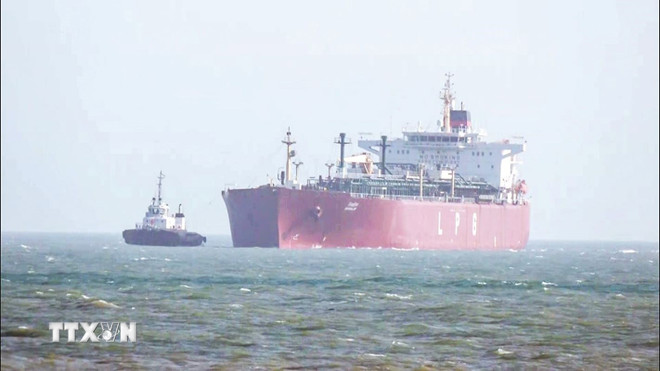 ttxvn-eo-bien-hormuz-2103.jpg