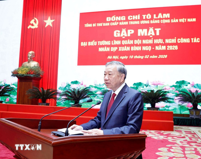ttxvn-tong-bi-thu-gap-mat-dai-bieu-tuong-linh-quan-doi-nghi-huu-nghi-cong-tac-1002-2.jpg