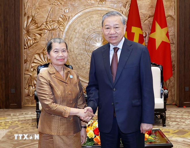 ttxvn-tong-bi-thu-to-lam-tiep-pho-chu-tich-dang-nhan-dan-campuchia-men-sam-an-2303-1.jpg