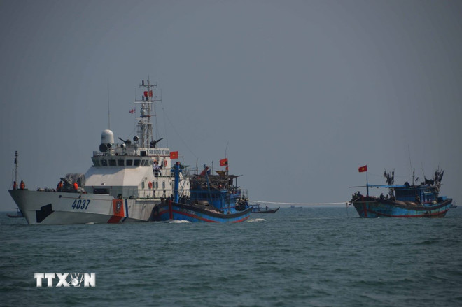 ttxvn-canh-sat-bien-vung-2-iuu-0503-4.jpg