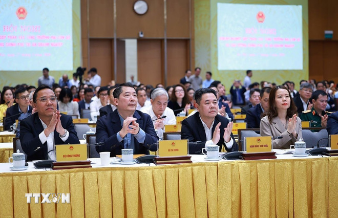 ttxvn-thu-tuong-chu-tri-hoi-nghi-doanh-nghiep-gop-phan-vao-tang-truong-hai-con-so-27-17.jpg