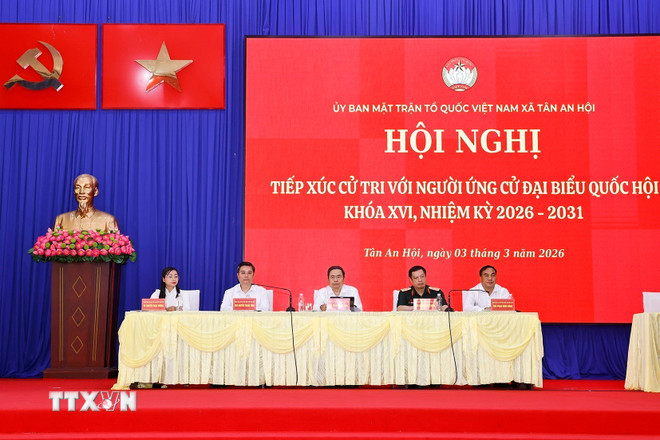 ttxvn-chu-tich-quoc-hoi-tran-thanh-man-tiep-xuc-cu-tri-tai-xa-tan-an-hoi-ho-chi-minh-0303-5.jpg