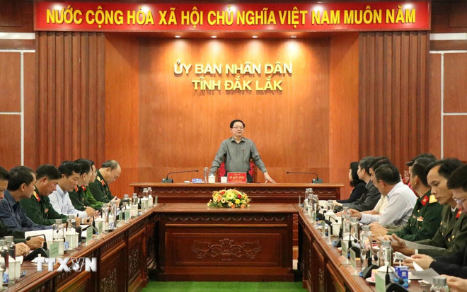 ttxvn-pho-thu-tuong-ho-quoc-dung-tham-va-lam-viec-tai-dak-lak-1201-2.jpg