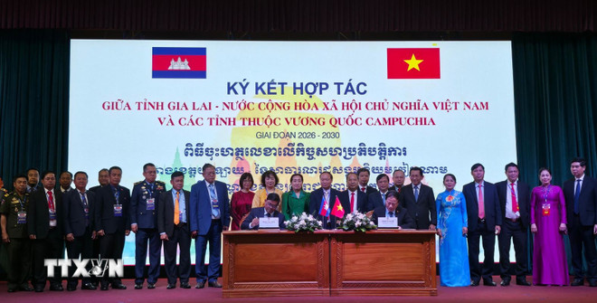 ttxvn-gia-lai-ky-ket-hop-tac-voi-cac-tinh-thuoc-vuong-quoc-campuchia-2903-2.jpg