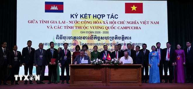 ttxvn-gia-lai-ky-ket-hop-tac-voi-cac-tinh-thuoc-vuong-quoc-campuchia-2903-3.jpg