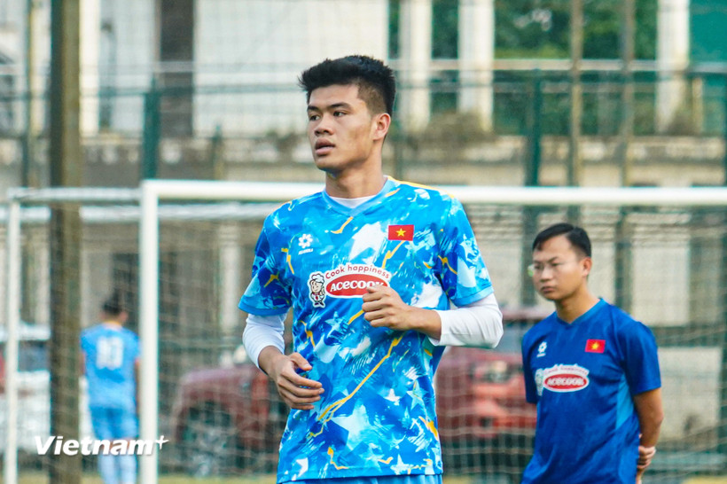 Đinh Quang Kiệt sở hữu chiều cao 1m95 - thông số thuộc loại 'hiếm' của cầu thủ Việt Nam. (Ảnh: Việt Anh/Vietnam+)