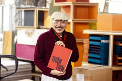 Cuốn sách của nhạc sỹ Trần Tiến do Công ty cổ phần Văn hóa Đông A và Nhà xuất bản Hội Nhà văn ấn hành. (Ảnh: PV/Vietnam+)