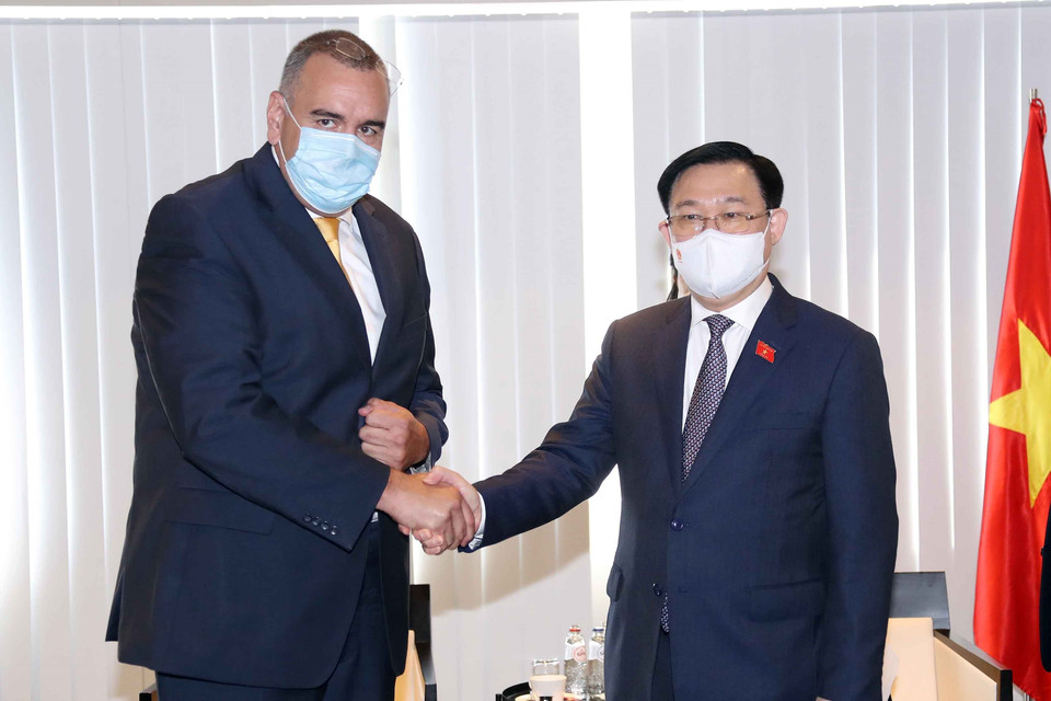 Tiếp tục chuyến thăm Nghị viện châu Âu và Vương quốc Bỉ, sáng 9/9/2021 (theo giờ địa phương), tại Thủ đô Brussels, Chủ tịch Quốc hội Vương Đình Huệ tiếp các doanh nghiệp của Bỉ và châu Âu. (Ảnh: Doãn Tấn/TTXVN)