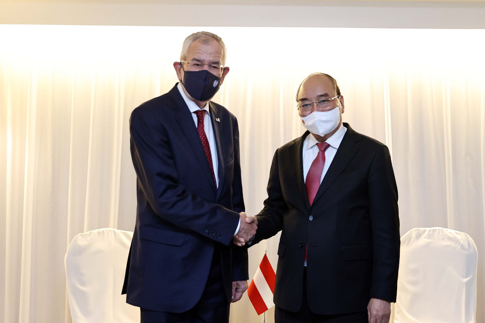 Chủ tịch nước Nguyễn Xuân Phúc và Tổng thống Áo Alexander Van der Bellen. (Ảnh: Thống Nhất/TTXVN)