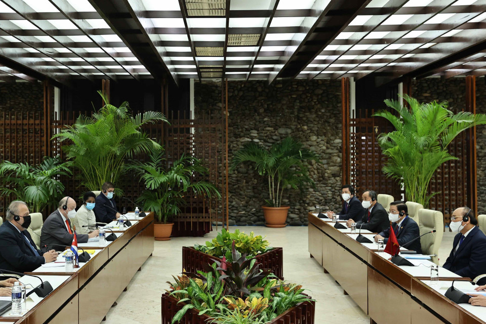 Chủ tịch nước Nguyễn Xuân Phúc hội kiến Thủ tướng Cộng hoà Cuba Manuel Marrero Cruz. (Ảnh: Thống Nhất/TTXVN)