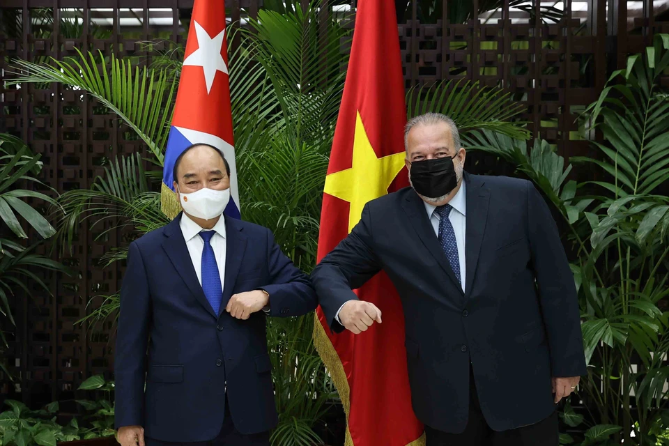 Tiếp tục chương trình thăm chính thức Cộng hoà Cuba, sáng 19/9/2021(theo giờ địa phương), tại thủ đô La Habana, Chủ tịch nước Nguyễn Xuân Phúc hội kiến Thủ tướng Cuba Manuel Marrero Cruz. (Ảnh: Thống Nhất/TTXVN)