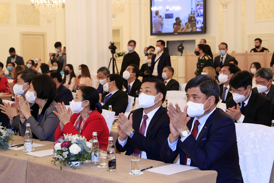 Đại diện cộng đồng người Việt Nam tại Liên bang Nga tham dự buổi gặp gỡ. (Ảnh: Thống Nhất/TTXVN)