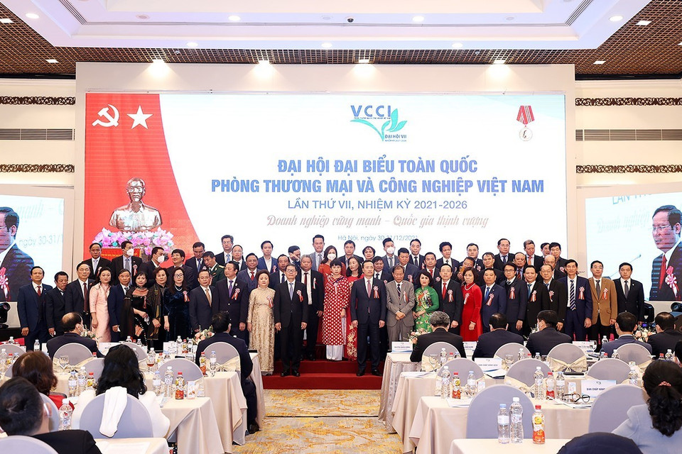 Ban Chấp hành VCCI nhiệm kỳ 2021-2026 ra mắt Đại hội. (Ảnh: Dương Giang/TTXVN)