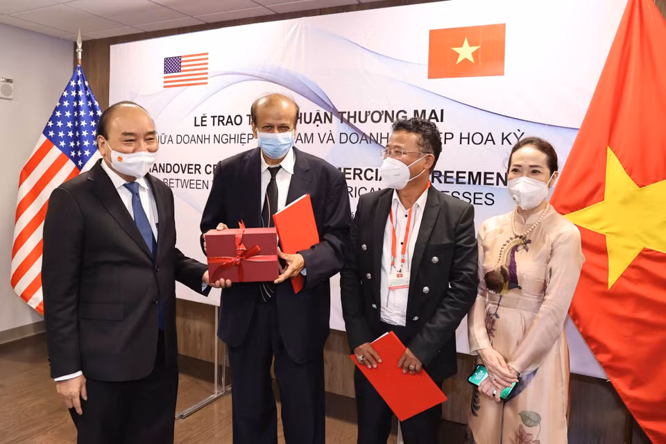 Chủ tịch nước Nguyễn Xuân Phúc tại buổi tiếp Tập đoàn Quantum. (Ảnh: Thống Nhất/TTXVN)