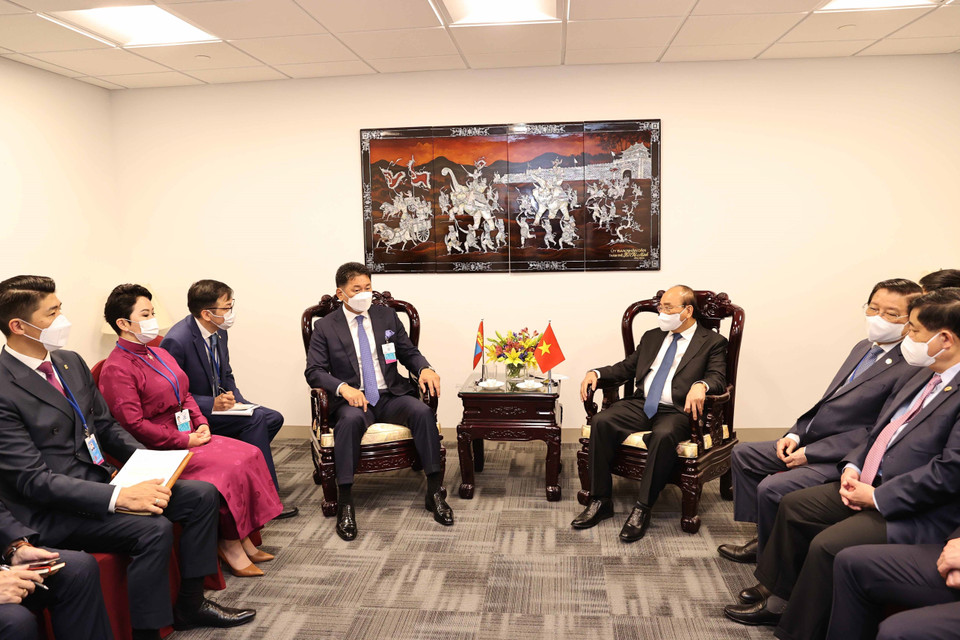 Chủ tịch nước Nguyễn Xuân Phúc tiếp Tổng thống Mông Cổ Ukhnaa Khurelsukh. (Ảnh: Thống Nhất/TTXVN)